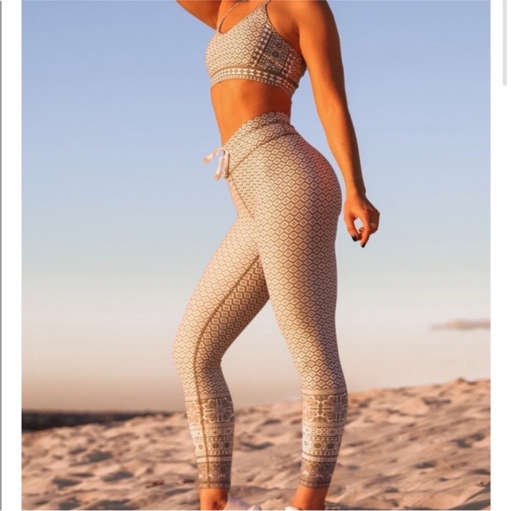 White Fox Boutique x Sarah’s Day Vinyasa Flow Leggings